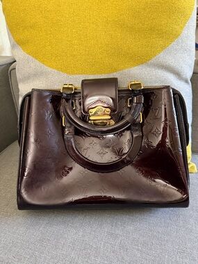 Authentic pre owned LOUIS VUITTON Melrose Avenue Monogram Vernis Handbag